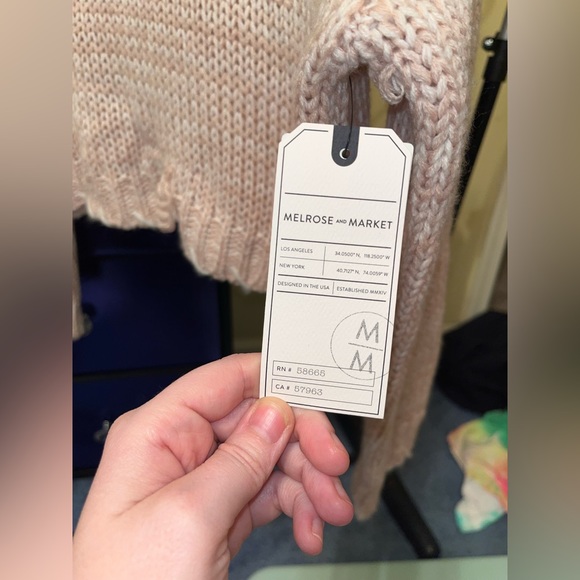 Women’s XS Melrose and Market Sweater- *NEVER WORN* - Picture 3 of 16